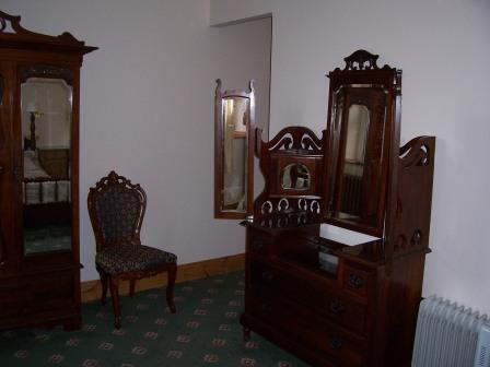 Craig y Nos Castle Accommodation Room AB16 bedroom Wedding Venues South Wales - Craig y Nos Castle Accommodation Room AB16 bedroom